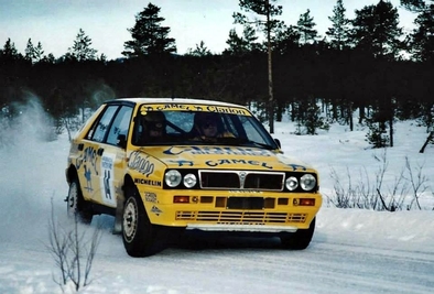 Per Eklund - Jan-Olof Bohlin
40º International Swedish Rally 1991. Lancia Delta Integrale 16V (TO 62124M). Clasificado 8º.
Clarion Team Europe

Del 16 al 18 de Febrero, Karlstad, Suecia.
Superficie: nieve - nieve.

El Rally tenia un total de 1475.10 km de los que 519.90 km divididos en 29 tramos eran especiales.

Se inscribieron 108 equipos, tomaron la salida 108, finalizaron 74.@
Palabras clave: Lancia;Delta;Integrale;Suecia;1991;Nieve