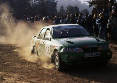 Fernando Capdevila - Alfredo Rodri­guez
27º Rallye Catalunya - Costa Brava - Rallye de España 1991. Ford Sierra RS Cosworth 4x4 (G759 KOA). Clasificado 8º.
Canarias Sport Club

Del 10 al 13 de Noviembre, Lloret de Mar, Girona, Catalunya, España.
Superficie: asfalto - tierra.

El Rally tenia un total de 1606.98 km de los que 594.01 km divididos en 35 tramos eran especiales, (2 de ellas fueron canceladas SS4 Sant Hilari - Osor de 13.57 Km y SS29 Riera de Merles de 14.36 Km).

Tomaron la salida 76 equipos, finalizaron 33.@
Palabras clave: Ford;Sierra;Cosworth;Catalunya;1991;España;Spain