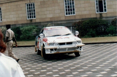Kenjiro Shinozuka - John Meadows
39º Martini Safari Rally Kenya 1991. Mitsubishi Galant VR-4 (KNY79SO710). Clasificado 8º.
Mitsubishi Oil Ralliart

Del 27 de Marzo al 1 de Abril, Nairobi, Kenya, África.
Superficie: tierra.

El Rally tenia un total de 4520.76 km con 79 controles horarios.

Tomaron la salida 57 equipos, finalizaron 27.@
Palabras clave: Mitsubishi;Galant;Safari;1991