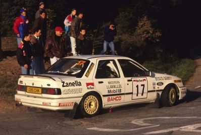 Carlos Menem Jr. - Victor H. Zucchini
27º Rallye Catalunya - Costa Brava - Rallye de España 1991. Ford Sierra Cosworth 4x4 (G95 CHK). clasificado 11º.
Mike Little Preparations

Del 10 al 13 de Noviembre, Lloret de Mar, Girona, Catalunya, España.
Superficie: asfalto - tierra.

El Rally tenia un total de 1606.98 km de los que 594.01 km divididos en 35 tramos eran especiales, (2 de ellas fueron canceladas SS4 Sant Hilari - Osor de 13.57 Km y SS29 Riera de Merles de 14.36 Km).

Tomaron la salida 76 equipos, finalizaron 33.@
Palabras clave: Ford;Sierra;Cosworth;Catalunya;Costa_Brava;1991;España;Spain