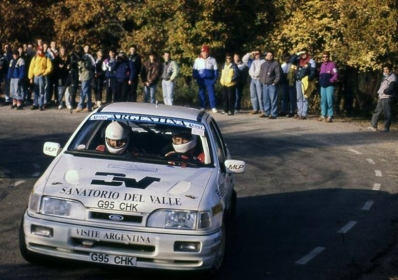 Carlos Menem Jr. - Victor H. Zucchini
27º Rallye Catalunya - Costa Brava - Rallye de España 1991. Ford Sierra Cosworth 4x4 (G95 CHK). clasificado 11º.
Mike Little Preparations

Del 10 al 13 de Noviembre, Lloret de Mar, Girona, Catalunya, España.
Superficie: asfalto - tierra.

El Rally tenia un total de 1606.98 km de los que 594.01 km divididos en 35 tramos eran especiales, (2 de ellas fueron canceladas SS4 Sant Hilari - Osor de 13.57 Km y SS29 Riera de Merles de 14.36 Km).

Tomaron la salida 76 equipos, finalizaron 33.@
Palabras clave: Ford;Sierra;Cosworth;Catalunya;Costa_Brava;1991;España;Spain