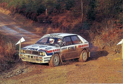 Didier Auriol - Bernard Occelli
47º Lombard RAC Rally 1991. Lancia Delta Integrale 16V (TO 76854R). Clasificado 12º.

Del 24 al 28 de Noviembre, Harrogate, Yorkshire, Inglaterra.
Superficie: tierra.

El Rally tenia un total de 2355.31 Km de los que 565,51 Km divididos en 37 tramos eran especiales.

Se inscribieron 160 equipos, tomaron la salida 151, finalizaron 82.@
Palabras clave: Didier_Auriol;Lancia;Delta;Integrale;RAC_Rally;Lombard;Gran_Bretaña;1991;Inglaterra