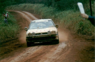 Patrick Njiru - Bob Khan
39º Martini Safari Rally Kenya 1991. Subaru Legacy RS. Clasificado 13º.

Del 27 de Marzo al 1 de Abril, Nairobi, Kenya, África.
Superficie: tierra.

El Rally tenia un total de 4520.76 km con 79 controles horarios.

Tomaron la salida 57 equipos, finalizaron 27.@
Palabras clave: Subaru;Legacy;Safari;1991