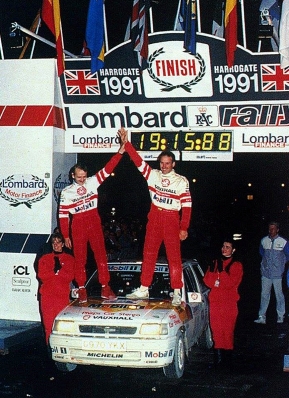 Dave Metcalfe - Ian Grindrod
47º Lombard RAC Rally 1991. Vauxhall Nova (G970 YKX). Clasificado 14º.

Del 24 al 28 de Noviembre, Harrogate, Yorkshire, Inglaterra.
Superficie: tierra.

El Rally tenia un total de 2355.31 Km de los que 565,51 Km divididos en 37 tramos eran especiales.

Se inscribieron 160 equipos, tomaron la salida 151, finalizaron 82.@
Palabras clave: Vauxhall;Nova;Opel;Corsa;Gran_Bretaña;RAC_Rally;Lombard;1991;Parque_Cerrado