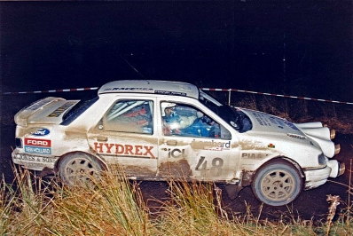 Glyn Jones - Ryland James
47º Lombard RAC Rally 1991. Ford Sierra RS Cosworth 4x4. Clasificado 18º.

Del 24 al 28 de Noviembre, Harrogate, Yorkshire, Inglaterra.
Superficie: tierra.

El Rally tenia un total de 2355.31 Km de los que 565,51 Km divididos en 37 tramos eran especiales.

Se inscribieron 160 equipos, tomaron la salida 151, finalizaron 82.@
Palabras clave: Ford;Sierra;RS;Cosworth;Gran_Bretaña;RAC_Rally;Lombard;1991
