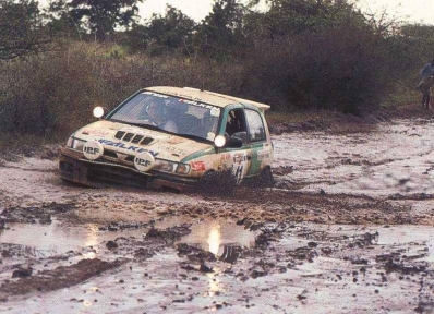 Juichi Kojimoto - Toyokuzu Misda
39º Martini Safari Rally Kenya 1991. Nissan Sunny GT-R. Clasificado 20º.

Del 27 de Marzo al 1 de Abril, Nairobi, Kenya, África.
Superficie: tierra.

El Rally tenia un total de 4520.76 km con 79 controles horarios.

Tomaron la salida 57 equipos, finalizaron 27.@
Palabras clave: Nissan;GT-R;Safari;1991