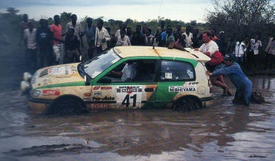 Juichi Kojimoto - Toyokuzu Misda
39º Martini Safari Rally Kenya 1991. Nissan Sunny GT-R. Clasificado 20º.

Del 27 de Marzo al 1 de Abril, Nairobi, Kenya, África.
Superficie: tierra.

El Rally tenia un total de 4520.76 km con 79 controles horarios.

Tomaron la salida 57 equipos, finalizaron 27.@
Palabras clave: Nissan;GT-R;Safari;1991