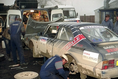 Ola Stromberg - Johnny Gustavsson
47º Lombard RAC Rally 1991. Saab 900 Turbo (FCH IV). Clasificado 25º.

Del 24 al 28 de Noviembre, Harrogate, Yorkshire, Inglaterra.
Superficie: tierra.

El Rally tenia un total de 2355.31 Km de los que 565,51 Km divididos en 37 tramos eran especiales.

Se inscribieron 160 equipos, tomaron la salida 151, finalizaron 82.@
Palabras clave: Saab;Turbo;Gran_Bretaña;RAC_Rally;Lombard;1991;Asistencias