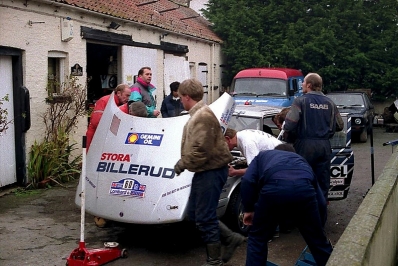 Ola Stromberg - Johnny Gustavsson
47º Lombard RAC Rally 1991. Saab 900 Turbo (FCH IV). Clasificado 25º.

Del 24 al 28 de Noviembre, Harrogate, Yorkshire, Inglaterra.
Superficie: tierra.

El Rally tenia un total de 2355.31 Km de los que 565,51 Km divididos en 37 tramos eran especiales.

Se inscribieron 160 equipos, tomaron la salida 151, finalizaron 82.@
Palabras clave: Saab;Turbo;Gran_Bretaña;RAC_Rally;Lombard;1991;Asistencias