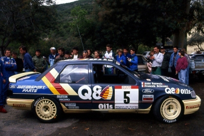 François Delecour - Anne-Chantal Pauwels
35º Tour de Corse - Rallye de Francia 1991. Ford Sierra RS Cosworth 4x4 (H314 OEV). Abandonó por la transmisión en SS22 Fango - Partinello - 31.48 km.

Del 28 de Abril al 1 de Mayo, Ajaccio, Córcega, Francia.
Superficie: asfalto.

El Rally tenia un total de 1384.51 km de los que 625.91 km divididos en 27 tramos eran especiales.

Tomaron la salida 101 equipos, finalizaron 43.@
Palabras clave: ;Ford;Sierra;RS;Cosworth;Corcega;1991;Corse