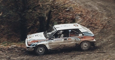 Massimo (Miki) Biasion - Tiziano Siviero
47º Lombard RAC Rally 1991. Lancia Delta Integrale 16v. Abandonó por accidente en SS21 Clocaenog South de 6.34 km.

Del 24 al 28 de Noviembre, Harrogate, Yorkshire, Inglaterra.
Superficie: tierra.

El Rally tenia un total de 2355.31 Km de los que 565,51 Km divididos en 37 tramos eran especiales.

Se inscribieron 160 equipos, tomaron la salida 151, finalizaron 82.@
Palabras clave: ;Tiziano_Siviero;Lancia;Delta;Integrale;Gran_Bretaña;RAC_Rally;Lombard;1991
