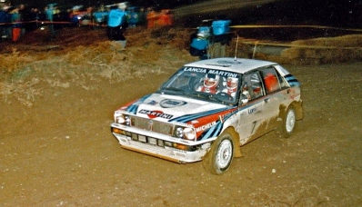 Massimo (Miki) Biasion - Tiziano Siviero
47º Lombard RAC Rally 1991. Lancia Delta Integrale 16v. Abandonó por accidente en SS21 Clocaenog South de 6.34 km.

Del 24 al 28 de Noviembre, Harrogate, Yorkshire, Inglaterra.
Superficie: tierra.

El Rally tenia un total de 2355.31 Km de los que 565,51 Km divididos en 37 tramos eran especiales.

Se inscribieron 160 equipos, tomaron la salida 151, finalizaron 82.@
Palabras clave: ;Tiziano_Siviero;Lancia;Delta;Integrale;Gran_Bretaña;RAC_Rally;Lombard;1991