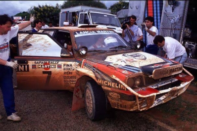 Massimo (Miki) Biasion - Tiziano Siviero
39º Martini Safari Rally Kenya 1991. Lancia Delta Integrale 16V (TO 22603R). Abandonó por accidente de tráfico durante TC22.
Martini Lancia

Del 27 de Marzo al 1 de Abril, Nairobi, Kenya, África.
Superficie: tierra.

El Rally tenia un total de 4520.76 km con 79 controles horarios.

Tomaron la salida 57 equipos, finalizaron 27.@
Palabras clave: Safari;1991;Lancia;Delta;Integrale