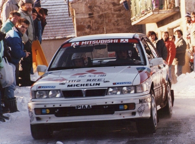Kenneth Ericksson - Stefan Parmander
59º Rallye Automobile de Monte-Carlo 1991. Mitsubishi Galant VR-4 (H12 MRE). Abandonó sin combustible en SS19 Moulinet - La Bollène Vésubie 1 de 22.21 km.

Del 24 al 30 de Enero, Monte-Carlo.
Superficie: asfalto - nieve.

El Rally tenia un total de 3390.27 km de los que 628.64 km divididos en 27 tramos eran especiales.

Tomaron la salida 167 equipos, finalizaron 75.

© Joan Al
@@
Palabras clave: ;Mitsubishi;Galant;Montecarlo;1991