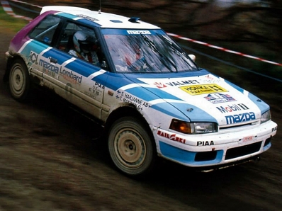 Tommi Makinen - Seppo Harjanne
47º Lombard RAC Rally 1991. Mazda 323 GTX. Abandonó por accidente en SS33 Hamsterley de 25.30 km.

Del 24 al 28 de Noviembre, Harrogate, Yorkshire, Inglaterra.
Superficie: tierra.

El Rally tenia un total de 2355.31 Km de los que 565,51 Km divididos en 37 tramos eran especiales.

Se inscribieron 160 equipos, tomaron la salida 151, finalizaron 82.@
Palabras clave: ;Seppo_Harjanne;Mazda;GTX;Gran_Bretaña;RAC_Rally;Lombard;1991