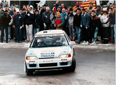 Hannu Mikkola - Johnny Johansson
59º Rallye Automobile de Monte-Carlo 1991. Mazda 323 GTX (JYS-158). Abandonó por accidente en SS3 Col du Corobin de 19.60 km.

Del 24 al 30 de Enero, Monte-Carlo.
Superficie: asfalto - nieve.

El Rally tenia un total de 3390.27 km de los que 628.64 km divididos en 27 tramos eran especiales.

Tomaron la salida 167 equipos, finalizaron 75.

Tramo: Pont de Miolans
Paellas del ultimo Km y medio, justo antes de Les Clues de St Auban.

© Joan Al
@@
Palabras clave: ;Mazda;GT-X;Montecarlo;1991