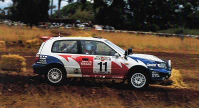 David Llewellin - Peter Diekmann
39º Martini Safari Rally Kenya 1991. Nissan Sunny GTI-R (H2 NME). Abandonó por accidente de tráfico durante TC10.
Nissan Motorsports Europe

Del 27 de Marzo al 1 de Abril, Nairobi, Kenya, África.
Superficie: tierra.

El Rally tenia un total de 4520.76 km con 79 controles horarios.

Tomaron la salida 57 equipos, finalizaron 27.@
Palabras clave: Nissan;Sunny;GT-R;Safari;1991