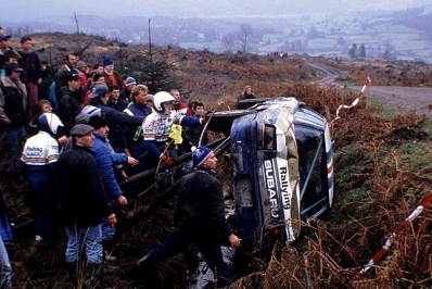 Colin McRae - Derek Ringer
47º Lombard RAC Rally 1991. Subaru Legacy RS (H187 GUD). Abandonó por accidente en SS30 Broomylinn de 26.42 Km.

Del 24 al 28 de Noviembre, Harrogate, Yorkshire, Inglaterra.
Superficie: tierra.

El Rally tenia un total de 2355.31 Km de los que 565,51 Km divididos en 37 tramos eran especiales.

Se inscribieron 160 equipos, tomaron la salida 151, finalizaron 82.@
Palabras clave: ;Suberu;Legacy;RS;Gran_Bretaña;RAC_Rally;Lombard;1991;Crash