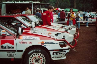 39º Martini Safari Rally Kenya 1991
Equipo Toyota Team Kenya
Toyota Celica GT-4 (ST165)

#2 (K-AM 6836) Carlos Sainz - Luis Moya, abandonaron por motor en CH62.

#3 (K-AM 2816) Bjorn Waldegard - Fred Gallagher, clasificados 4º.

#4 (K-AM 3761) Mikael Ericsson - Claes Billstam, clasificados 2º.

Del 27 de Marzo al 1 de Abril, Nairobi, Kenya, África.
Superficie: tierra.

El Rally tenia un total de 4520.76 km con 79 controles horarios.

Tomaron la salida 57 equipos, finalizaron 27.
@
Palabras clave: Toyota;Celica;Safari;1991;Parque_Cerrado