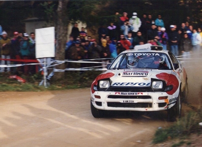 Carlos Sainz Cenamor - Luís Rodríguez Moya
28º Rallye de España - Catalunya - Costa Brava 1992. Toyota Celica Turbo 4WD -ST185- (K-AM 2134). Clasificado 1º.
Tramo: El Sobirà  de 30.32 km.

Del 8 al 11 de Noviembre, Lloret de Mar, Girona, Catalunya, España.
Superficie: asfalto - tierra.

El Rally tenia un total de 1,505.08 Km de los que 519.65 Km divididos en 29 tramos eran especiales, (uno de ellos fue cancelado SS7).

Se inscribieron 79 equipos, tomaron la salida 74, finalizaron 31.

© Joan Al.
@@
Palabras clave: ;Toyota;Celica;Catalunya;España;Spain;1992