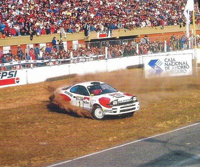 Carlos Sainz - Luis Moya
12º Rally YPF Argentina 1992. Toyota Celica Turbo 4WD -ST185- (K-AM 1694). Clasificado 2º.

Del 22 al 25 de Julio, Tucuman, Argentina.
Superficie: tierra.

El Rally tenia un total de 1818.61 km de los que 458.19 km divididos en 28 tramos eran especiales (5 de ellas fueron canceladas, SS5 San Pablo - San Javier de 23,58 Km, SS13 Yunca Suma - Alpachiri 1 de 29,56 Km, SS21 Singuil - Las Chacritas 2 de 30,50 Km, SS22 Yunca Suma - Alpachiri 2 de 29,56 Km y SS24 Timbo Viejo - El Cadillal 2 de 8,07 Km).

Tomaron la salida 82 equipos, finalizaron 32.
@
Palabras clave: ;Toyota;Celica;ST185;Argentina;1992