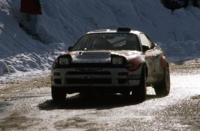 Carlos Sainz Cenamor - Luís Rodríguez Moya
60º Rallye Automobile de Monte-Carlo 1992. Toyota Celica Turbo 4WD -ST185-(K-AM 8524). Clasificado 2º.

Del 23 al 29 de Enero, Monte-Carlo.
Superficie: asfalto - nieve.

El Rally tenia un total de 3317.61 km de los que 628.29 km divididos en 26 tramos eran especiales (1 de ellas fue cancelada SS23 Col de Turini 3 de 22,21 Km).

Tomaron la salida 141 equipos, finalizaron 76.@
Palabras clave: ;Luis_Moya;Toyota_Celica;ST185;Montecarlo;1992