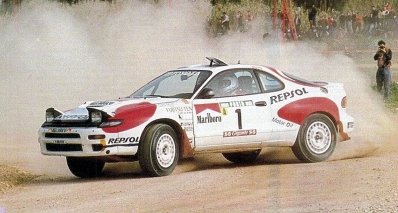 Carlos Sainz Cenamor - Luis Moya
26º Rallye de Portugal - Vinho do Porto 1992. Toyota Celica Turbo 4WD -ST185- (K-AM 8202). Clasificado 3º.

Del 3 al 7 de Marzo, Portugal.
Superficie: tierra.

El Rally tenia un total de 2211.17 km de los que 577.38 km divididos en 40 tramos, eran especiales.

Se inscribieron 114 equipos, tomaron la salida 100, finalizaron 31.@
Palabras clave: ;Toyota;Celica;ST185;1992;Portugal