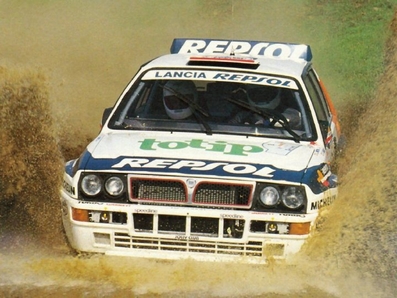 Carlos Sainz Cenamor - Luà­s Moya
40º Acrópolis Rally 1993. Lancia Delta HF Integrale (TO 73023T). Clasificado 2º.
Jolly Club

Del 29 de Mayo al 2 de Junio, Atenas, Grecia.

El Rally tenia un total de 1652.38 km de los que 545.39 km divididos en 36 tramos, eran especiales.

Tomaron la salida 93 equipos, finalizaron 46.@
Palabras clave: Lancia;Delta;Integrale;Grecia;Acropolis;1993