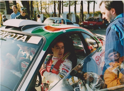 Didier Auriol
29º Rallye Catalunya - Costa Brava - Rallye de España 1993. Toyota Celica Turbo 4WD -ST185- (K-AM 54). Clasificado 2º.

Del 1 al 4 de Noviembre, Lloret de Mar, Girona, Catalunya, España.
Superficie: asfalto.

El Rally tenia un total de 1750.85 km de los que 513.60 km divididos en 29 tramos eran especiales.

Se inscribieron 100 equipos, tomaron la salida 95, finalizaron 39.

© Joan Al
@@
Palabras clave: Didier_Auriol;Toyota;Celica;ST185;Catalunya;1993;Personajes;España;Spain