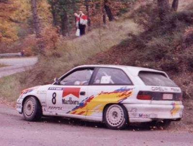Bruno Thiry - Stephane Prevot
29º Rallye Catalunya - Costa Brava - Rallye de España 1993. Opel Astra GSi 16v (CAE 167). Clasificado 7º.

Del 1 al 4 de Noviembre, Lloret de Mar, Girona, Catalunya, España.
Superficie: asfalto.

El Rally tenia un total de 1750.85 km de los que 513.60 km divididos en 29 tramos eran especiales.

Se inscribieron 100 equipos, tomaron la salida 95, finalizaron 39.@
Palabras clave: Bruno_Thiry;Opel;Astra;GSi;Catalunya;Costa_Brava;1993;Spain;ESpaña