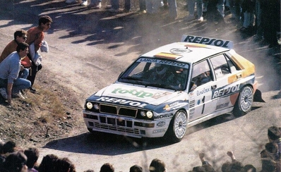 Carlos Sainz Cenamor - Lui­s Moya
61º Rallye Automobile de Monte-Carlo 1993. Lancia Delta HF Integrale (TO 73022T). Clasificado 14º.
Jolly Club

Del 21 al 27 de Enero, Monaco.
Superficie: asfalto - nieve.

El Rally tenia un total de 3086.00 km de los que 593.62 km divididos en 22 tramos, eran especiales.

Se inscribieron 182 equipos, tomaron la salida 167, finalizaron 86.@
Palabras clave: Luis_Moya;Lancia;Delta;Integrale;Montecarlo;1993