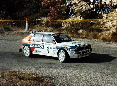 Carlos Sainz Cenamor - Lui­s Moya
61º Rallye Automobile de Monte-Carlo 1993. Lancia Delta HF Integrale (TO 73022T). Clasificado 14º.
Jolly Club

Del 21 al 27 de Enero, Monaco.
Superficie: asfalto - nieve.

El Rally tenia un total de 3086.00 km de los que 593.62 km divididos en 22 tramos, eran especiales.

Se inscribieron 182 equipos, tomaron la salida 167, finalizaron 86.@
Palabras clave: Integrale;Lancia;Delta;Montecarlo;1993