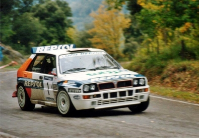 Carlos Sainz Cenamor - Lui­s Moya
61º Rallye Automobile de Monte-Carlo 1993. Lancia Delta HF Integrale (TO 73022T). Clasificado 14º.
Jolly Club

Del 21 al 27 de Enero, Monaco.
Superficie: asfalto - nieve.

El Rally tenia un total de 3086.00 km de los que 593.62 km divididos en 22 tramos, eran especiales.

Se inscribieron 182 equipos, tomaron la salida 167, finalizaron 86.@
Palabras clave: Integrale;Lancia;Delta;Montecarlo;1993