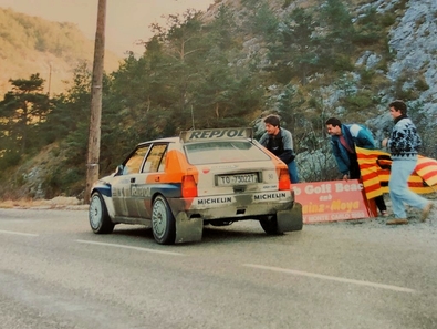 Carlos Sainz Cenamor - Luis Moya
61º Rallye Automobile de Monte-Carlo 1993. Lancia Delta HF Integrale (TO 73022T). Clasificado 14º.
Jolly Club

Del 21 al 27 de Enero, Monaco.
Superficie: asfalto - nieve.

El Rally tenia un total de 3086.00 km de los que 593.62 km divididos en 22 tramos, eran especiales.

Se inscribieron 182 equipos, tomaron la salida 167, finalizaron 86.@
Palabras clave: Integrale;Lancia;Delta;Montecarlo;1993