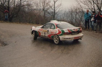 Juha Kankkunen - Nicky Grist
62º Rallye Automobile de Monte-Carlo 1994. Toyota Celica Turbo 4WD -ST185- (K-AM 1705). Clasificado 2º.

Del 22 al 27 de Enero, Monte-Carlo.
Superficie: asfalto - nieve.

El Rally tenia un total de 3058.00 km de los que 588.43 km divididos en 22 tramos eran especiales.

Se inscribieron 195 equipos, tomaron la salida 186, finalizaron 94.@
Palabras clave: ;Toyota;Celica;ST185;ontecarlo;1994