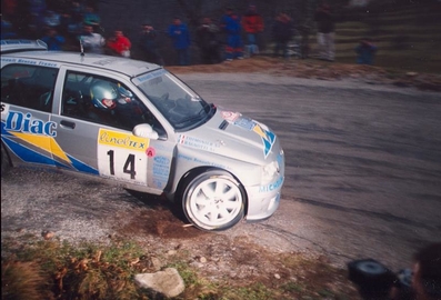 Jean Ragnotti - Gilles Thimonier
63º Rallye Automobile de Monte-Carlo 1995. Renault Clio Maxi (20 BBJ 91). Clasificado 7º.

Del 21 al 26 de Enero, Monte-Carlo.
Superficie: asfalto - nieve.

El Rally tenia un total de 2607.00 km de los que 546.80 km divididos en 21 tramos eran especiales.

Se inscribieron 207 equipos, tomaron la salida 204, finalizaron 83.@
Palabras clave: ;Gilles_Thimonier;Renault;Clio;Maxi;Montecarlo;1995