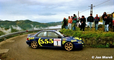 Colin McRae - Derek Ringer
38º Rallye Sanremo - Rallye d'Italia 1996. Subaru Impreza 555 (N1 WRC). Clasificado 1º.

Del 13 al 16 de Octubre, Sanremo, Liguria, Imperia, Italia.
Superficie: asfalto - tierra.

El Rally tenia un total de 1958.12 km de los que 413.32 km divididos en 18 tramos eran especiales (una de ellas fue cancelada SS1 Nerbisci 1 de 32.17 Km a causa del fuerte accidente de Tommi Mäkinen - Seppo Harjanne del que por suerte salieron ilesos).

Tomaron la salida 108 equipos, finalizaron 47.

© Jan Marek
@
Palabras clave: ;Subaru;Impreza;Sanremo;1996