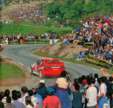 Carlos Sainz Cenamor - Luís Rodríguez Moya
33º Rallye Catalunya - Costa Brava - Rallye de España) 1997. Ford Escort WRC (P8 FMC). Clasificado 10º.
Tramo: La Trona, paella mítica.

Del 14 al 16 de Abril, Lloret de Mar, Girona, Catalunya, España.
Superficie: asfalto.

El Rally tenia un total de 1359.3 km de los que 387.72 km divididos en 18 tramos eran especiales.

Tomaron la salida 94 equipos, finalizaron 31.

Foto 1 de 2
@
Palabras clave: ;Luis_Moya;Ford;Escort;Catalunya;Costa_Brava;España;1997;Spain