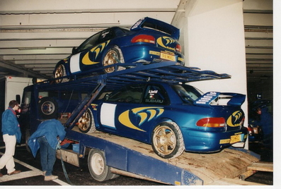 65º Rallye Automobile de Monte-Carlo 1997
Los 2 Subaru Impreza WRC de Colin McRae - Nicky Grist y Piero Liatti - Fabrizia Pons.
Abandono por accidente en SS7 St. Jean en Royan de 33 Km y clasificado 1º respectivamente.
El Rally tenia un total de 1704.9 km de los que 409.74 km divididos en 18 tramos, eran especiales.
Tomaron la salida 23 participantes, finalizaron 17.
Palabras clave: Subaru;Impreza;Montecarlo;1997
