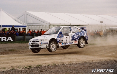 Juha Kankkunen - Juha Repo
54º Network Q Rally de Gran Bretaña 1998. Ford Escort WRC (R6 FMC). Clasificado 2º.

Del 22 al 24 de Noviembre, Cheltenham, Inglaterra.
Superficie: tierra - asfalto.

El Rally tenia un total de 1175.90 km de los que 383.85 km divididos en 28 tramos eran especiales.

Tomaron la salida 168 equipos, finalizaron 82.

© Petr Fitz
@@
Palabras clave: ;Ford;Escort;WRC;Gran_Bretaña;1998;Inglaterra