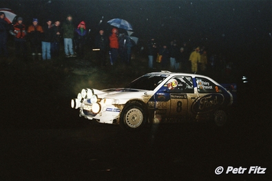 Bruno Thiry - Stéphane Prévot
54º Network Q Rally de Gran Bretaña 1998. Ford Escort WRC (P9 FMC). Clasificado 3º.

Del 22 al 24 de Noviembre, Cheltenham, Inglaterra.
Superficie: tierra - asfalto.

El Rally tenia un total de 1175.90 km de los que 383.85 km divididos en 28 tramos eran especiales.

Tomaron la salida 168 equipos, finalizaron 82.

© Petr Fitz
@@
Palabras clave: Bruno_Thiry;Ford;Escort;WRC;Gran_Bretaña;1998;Inglaterra
