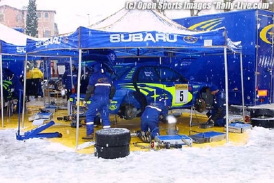 Asistencia del Equipo Subaru World Rally Team en el 69º Rallye Automobile de Monte-Carlo 2001
En el Subaru Impreza S7 WRC '01 (X2 SRT) de Richard Burns - Robert Reid, abandonó por problemas eléctricos y no arrancar el coche antes del primer tramo de la segunda etapa SS7 BIF. D1/C1 - Turriers de 24.12 km.

Del 18 al 21 de Enero, Mónaco.
Superficie: asfalto - nieve.

El Rally tenia un total de 1738.81 km de los que 392.18 km divididos en 15 tramos eran especiales, (una de ellas fue cancelada SS10 Comps 2 de 20.53 Km).

Se inscribieron 60 equipos, tomaron la salida 56, finalizaron 27.@
Palabras clave: Subaru;Impreza;WRC;Montecarlo;2001;Asistencias