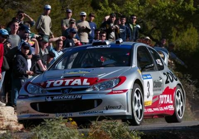 Gilles Panizzi - Hervé Panizzi
38º Rallye Catalunya - Costa Brava - Rallye de España 2002. Peugeot 206 WRC (334 NQZ 75). Clasificado 1º.
Peugeot Total

Del 21 al 24 de Marzo, Lloret de Mar, Girona, Catalunya, España.
Superficie: asfalto.

El Rally tenia un total de 1948.95 km de los que 394.98 km divididos en 18 tramos eran especiales (3 de ellas fueron canceladas SS1 Riudecanyes 1 de 12.66 Km, SS7 Coll de Bracons 1 de 19,66 Km y SS8 Vallfogona 1 de 14.54 Km).

Se inscribieron 74 equipos, tomaron la 68, finalizaron 40.@
Palabras clave: Gilles_Panizzi;Peugeot;WRC;Catalunya;España;2002;Spain