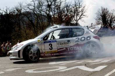 Gilles Panizzi - Hervé Panizzi
38º Rallye Catalunya - Costa Brava - Rallye de España 2002. Peugeot 206 WRC (334 NQZ 75). Clasificado 1º.
Peugeot Total

Del 21 al 24 de Marzo, Lloret de Mar, Girona, Catalunya, España.
Superficie: asfalto.

El Rally tenia un total de 1948.95 km de los que 394.98 km divididos en 18 tramos eran especiales (3 de ellas fueron canceladas SS1 Riudecanyes 1 de 12.66 Km, SS7 Coll de Bracons 1 de 19,66 Km y SS8 Vallfogona 1 de 14.54 Km).

Se inscribieron 74 equipos, tomaron la 68, finalizaron 40.@
Palabras clave: Gilles_Panizzi;Peugeot;WRC;Catalunya;España;2002;Spain;Puente_eje