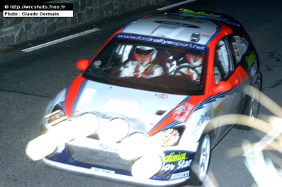 Carlos Sainz Cenamor - Luí­s Moya
70º Rallye Automobile de Monte-Carlo 2002. Ford Focus RS WRC '02 (Y6 FMC). Clasificado 3º.
Ford Motor Co. Ltd.

Del 18 al 20 de Enero, Monaco.
Superficie: asfalto - nieve.

El Rally tenia un total de 1424.55 km km de los que 396.78 km divididos en 15 tramos eran especiales, (una de ellas fue cancelada SS2 Sisteron - Thoard 1 de 36.73 Km).

Se inscribieron 55 equipos, tomaron la salida 54, finalizaron 26.@
Palabras clave: Ford;Focus;Montecarlo;2002