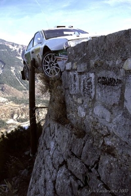 Roman Kresta - Jan Tomanek
70º Rallye Automobile de Monte-Carlo 2002. Skoda Octavia WRC Evo2 (MBS 97-68). Abandonó por el accidente de la imagen en SS7 Puget - Toudon 2 de 26.76 Km.

Del 18 al 20 de Enero, Monaco.
Superficie: asfalto - nieve.

El Rally tenia un total de 1424.55 km km de los que 396.78 km divididos en 15 tramos eran especiales, (una de ellas fue cancelada SS2 Sisteron - Thoard 1 de 36.73 Km).

Se inscribieron 55 equipos, tomaron la salida 54, finalizaron 26.@
Palabras clave: Montecarlo;Skoda;Octavia;2002;Crash