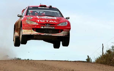 Richard Burns - Robert Reid
23º YPF Rally Argentina 2003. Peugeot 206 WRC (206 NLM 75). Clasificado 3º.

Del 8 al 11 de Mayo.
Superficie: tierra.

El Rally tenia un total de 1,370.00 Km de los que 402.35 Km divididos en 25 tramos eran especiales (uno de ellos fue cancelados SS14 Capilla del Monte - San Marcos Sierra 1 de 23.02 Km).

Se inscribieron 88 equipos, tomaron la salida 78, finalizaron 33.

© Teams
@
Palabras clave: Richard_Burns;Peugeot;WRC;Argentina;2003;