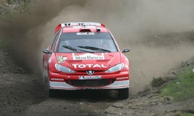 Richard Burns - Robert Reid
23º YPF Rally Argentina 2003. Peugeot 206 WRC (206 NLM 75). Clasificado 3º.
El Rally tenia un total de 1,370.00 Km de los que 402.35 Km divididos en 25 tramos eran especiales, (uno de ellos fue cancelados SS14 Capilla del Monte - San Marcos Sierra 1 de 23.02 Km.
Se inscribieron 88 equipos, tomaron la salida 78, finalizaron 33.

© Teams
@
Palabras clave: Richard_Burns;Peugeot;WRC;Argentina;2003