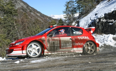 Marcus Grönholm - Timo Rautiainen
71º Rallye Automobile de Monte-Carlo 2003. Peugeot 206 WRC (206 NLL 75). Clasificado 13º.

Del 24 al 26 de Enero, Monaco.
Superficie: asfalto - nieve.

El Rally tenia un total de 1357.92 km de los que 415.02 km divididos en 14 tramos eran especiales.

Tomaron la salida 50 equipos, finalizaron 29.@
Palabras clave: Peugeot;WRC;Montecarlo;2003;nieve