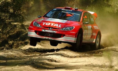 Harri Rovanperä - Risto Pietiläinen
4º Rally of Turkey 2003. Peugeot 206 WRC. Abandonó por eje trasero primario en SS13 Kumluca 2 de 28.92 Km.

Del 27 de Enero al 2 de Febrero, Kemer, Tuquia.
Superficie: tierra.

El Rally tenia un total de 1,193.85 Km de los que 338,24 Km divididos en 18 tramos eran especiales.

Se inscribieron 70 equipos, tomaron la salida 60, finalizaron 26.

COPYRIGHT Teams
@
Palabras clave: ;Peugeot;WRC;Turquía;2003